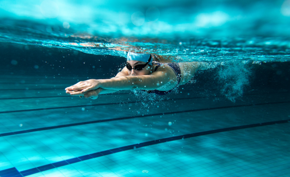 femme-musculation-natation.png
